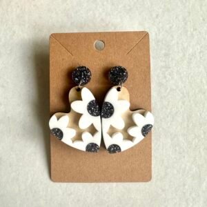 boucles d'oreilles cœur fleurs noir 2